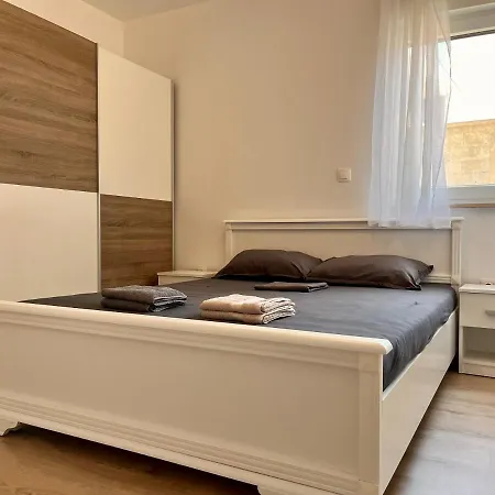 Apartment Red Sunset Pula